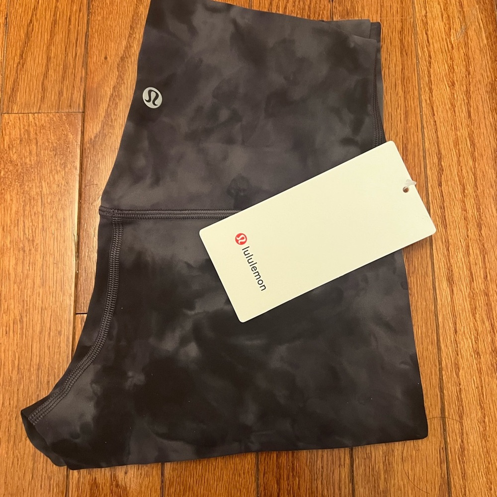NWT Lululemon diamond dye align size 4, 25”